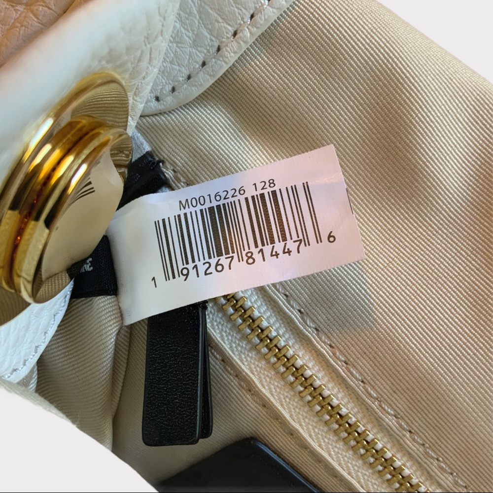 Marc Jacobs Cushion Bag NWOT White with Black Straps with Gold Hardware - Picture 9 of 12